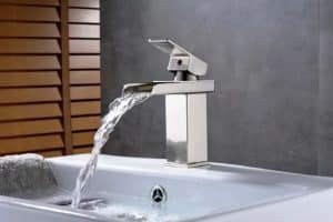 Torneira Monocomando Cascata Quadrada Bica Baixa Inox Polido - Image 3
