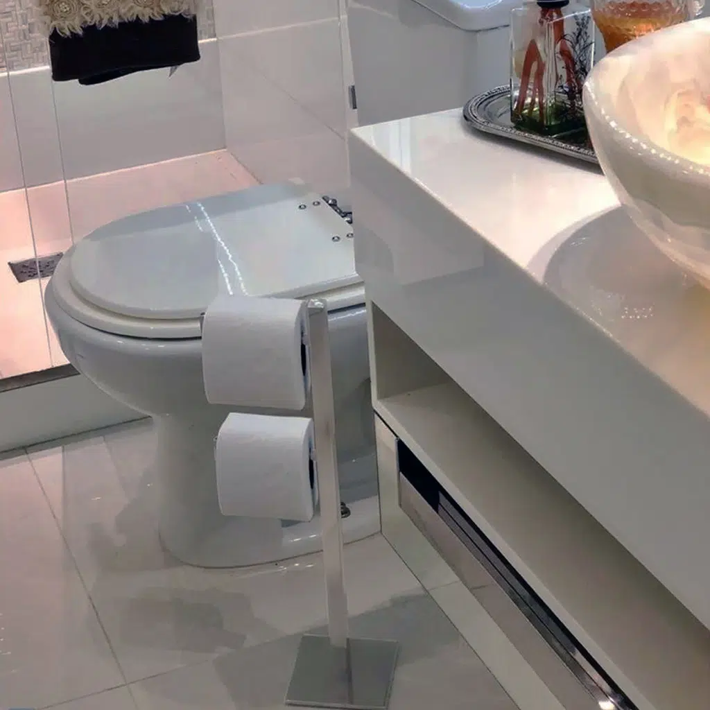 Kit Banheiro Premium Kazalinda: Toalheiro 30cm, Lixeira 6L Automática e Papeleira Dupla Inox