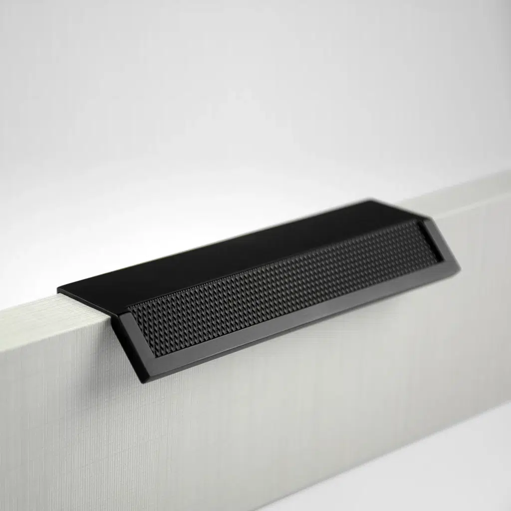 Puxador para Móvel Citizen 45° Preto 130mm Zen Design