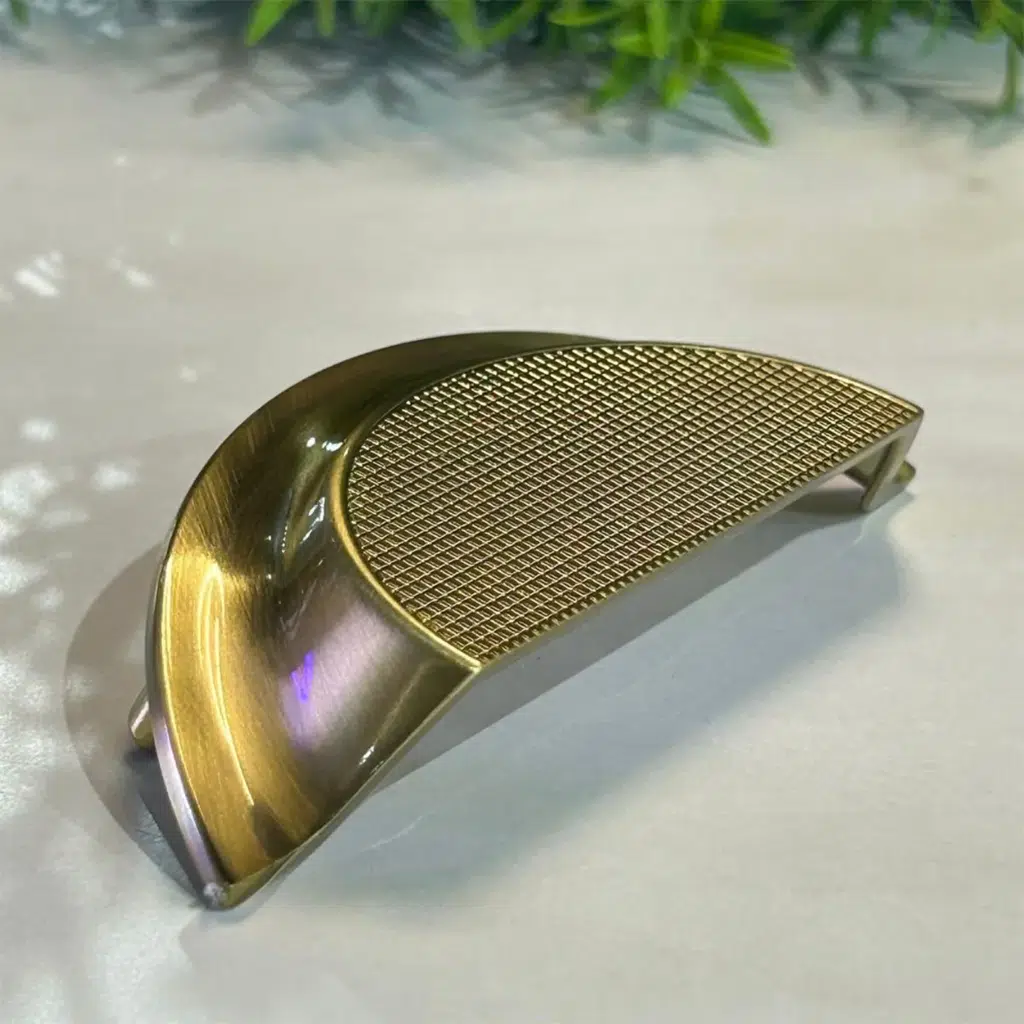Puxador para Móvel Kitten 64mm Gold Escovado Zen Design