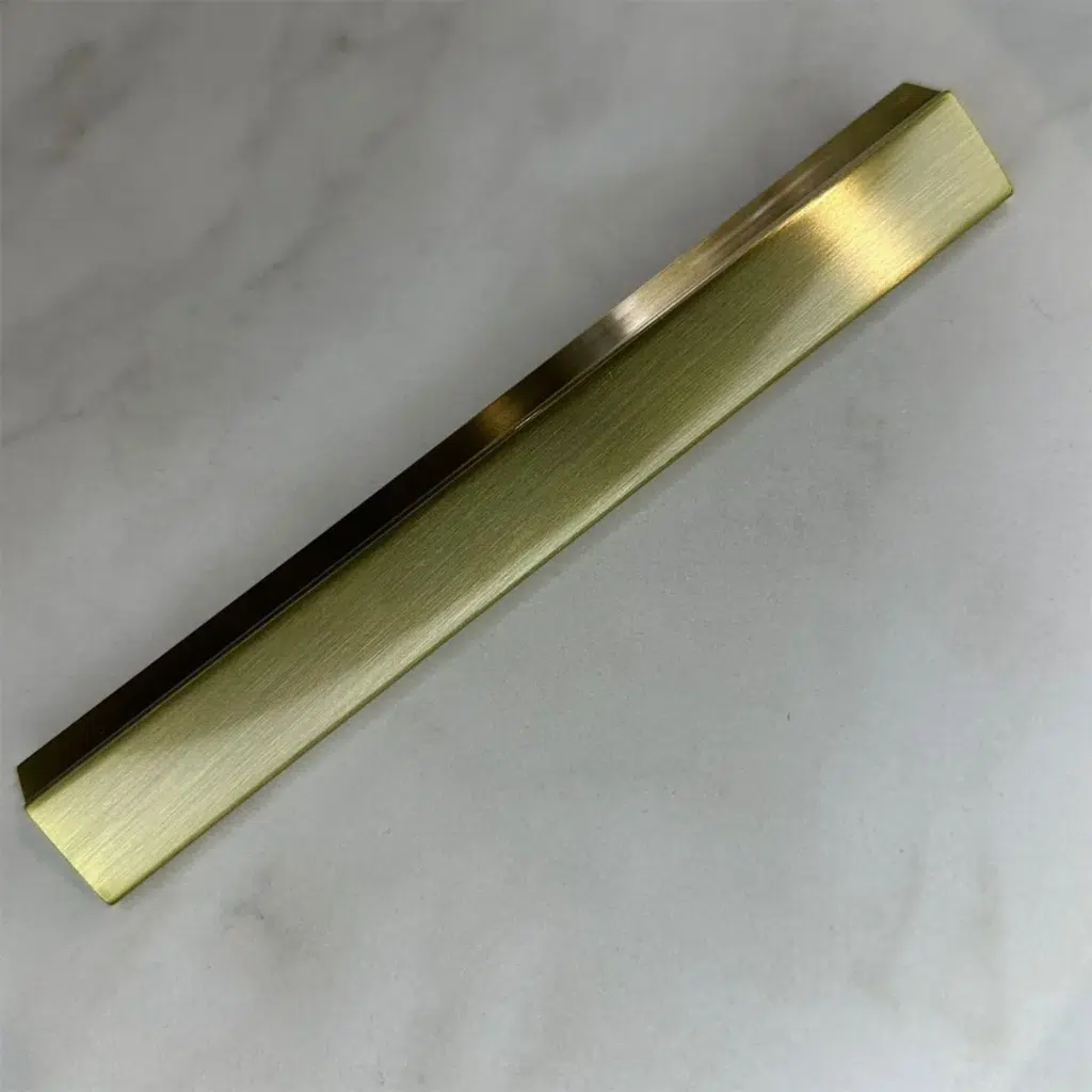 Puxador para Móvel Ken Gold Escovado 128mm Zen Design
