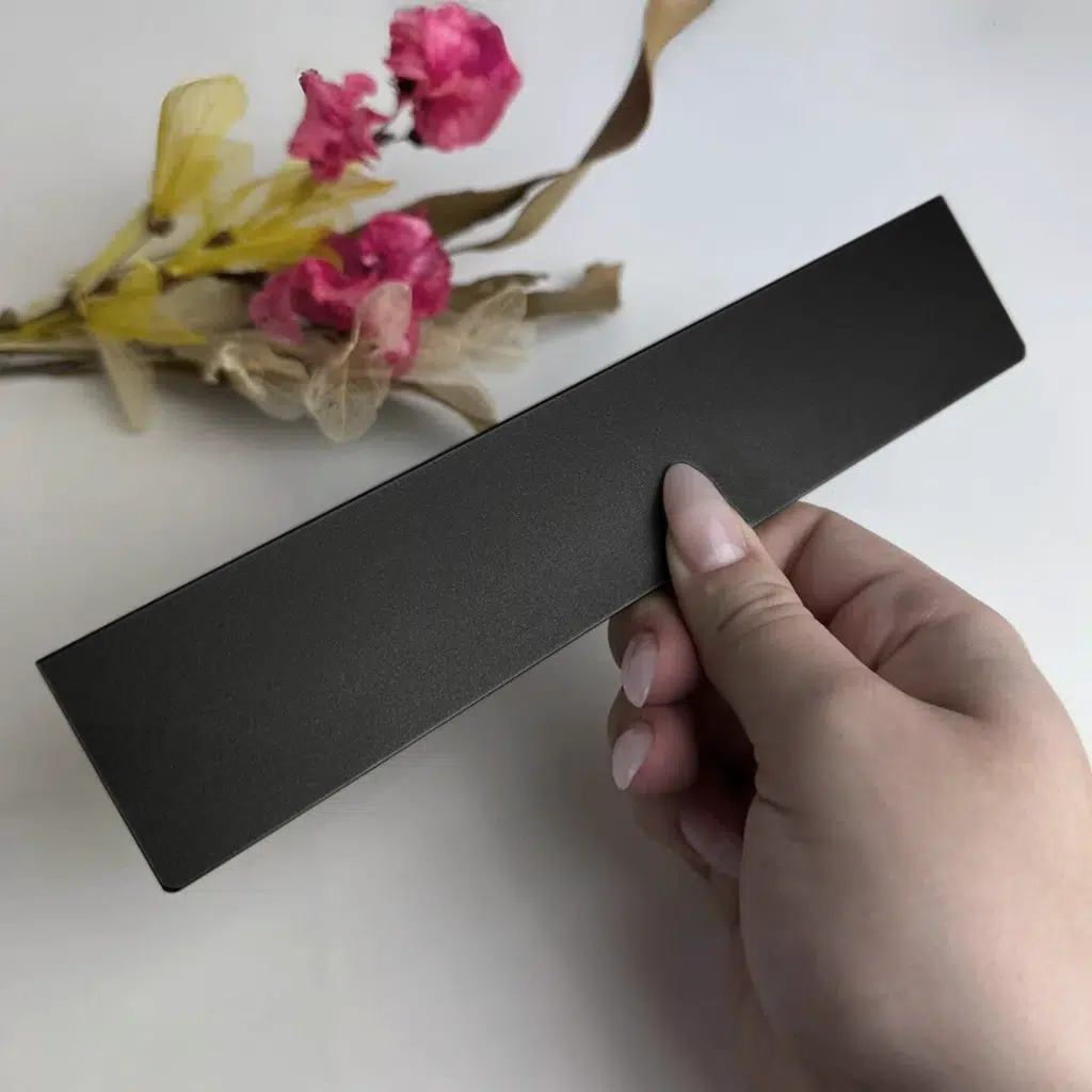 Puxador para Móvel Sottile Preto 160mm Zen Design