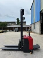 Empilhadeira Elétrica Patolada Elevação 5,5m 2 Toneladas Kzi - Imagem 4