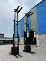 Empilhadeira Elétrica Patolada Elevação 5,5m 2 Toneladas Kzi - Imagem 6