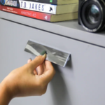 Puxador Traso 128mm Cromado Zen Design - Imagem 2