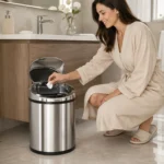 Cliente feliz usando lixeira automática com sensor 9 litros Kazalinda