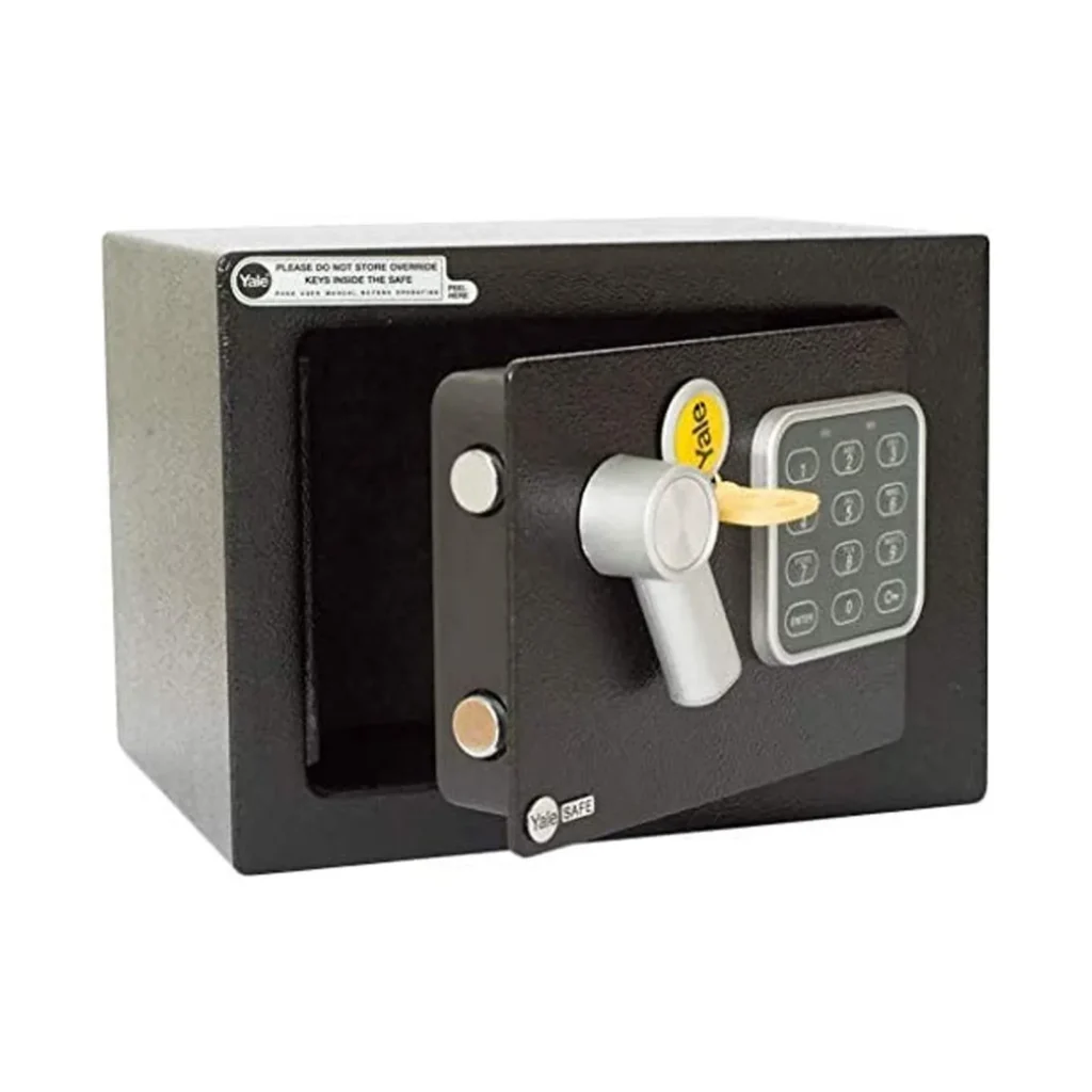 Cofre digital pequeno Yale Value Mini preto em fundo branco
