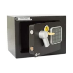 Cofre digital pequeno Yale Value Mini preto em fundo branco