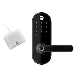 Fechadura digital Yale YMC 420W preto fosco com Hub Yale Connect em fundo branco