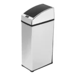 Lixeira automática inox 3 litros quadrada Kazalinda em fundo neutro tampa fechada
