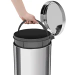 Lixeira inox pedal 12 litros Tramontina com balde removível demonstração em fundo branco