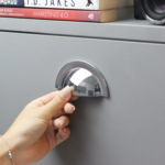 Puxador Shell 64mm Cromado Zen Design - Imagem 2