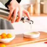 Galheteiro Vidro e Inox 300ml Kazalinda - Porta Azeite ou Vinagre com Bico Dosador - Imagem 5