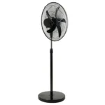 Ventilador de coluna WAP Rajada Pro 60 48cm 5 pás em fundo branco com vista lateral