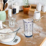 Copo Graduado 500ml Com Base Antideslizante 5296 Arthi - Imagem 2