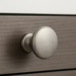 puxador-cup-ponto-niquel-velho-zen-design-detalhe