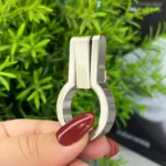 Puxador Antique Níquel Escovado Zen Design em móvel de madeira