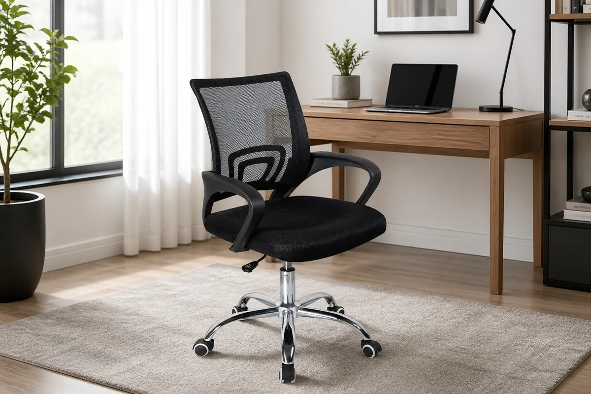 Cadeira office comfort Kazalinda em ambiente de home office