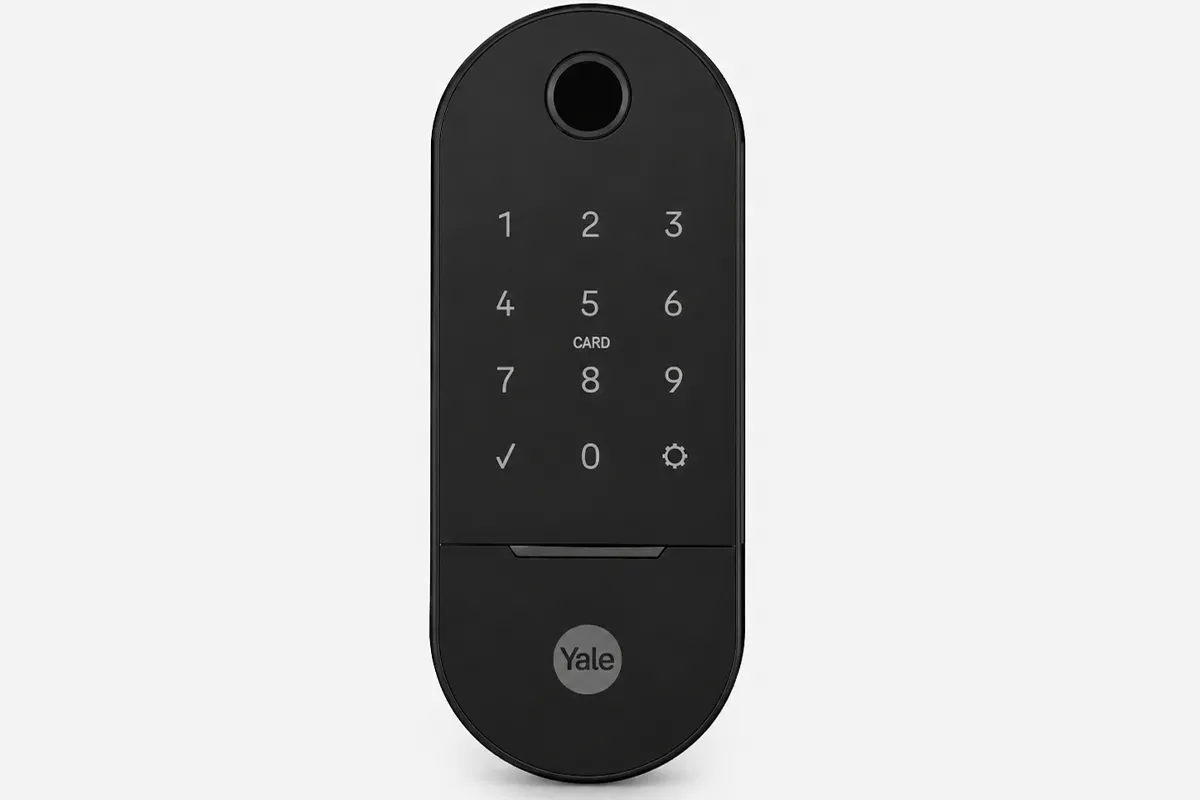 Fechadura digital Lia BP Yale preta fosca em fundo neutro