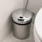 Lixeira automática inox com sensor premium Kazalinda 42 litros em aço inoxidável polido