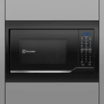 Micro-ondas Electrolux ME3EP 34L Tira Odor Preto 110V ou 220V